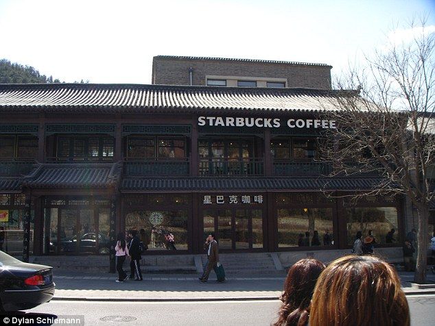 2A1D94F900000578-3144684-Even_the_Great_Wall_of_China_has_a_Starbucks_which_opened_at_the-a-3_1435683301816.jpg