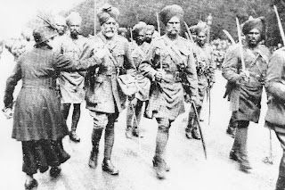 Sikh_soldiers_arriving_in_france_1914.jpg