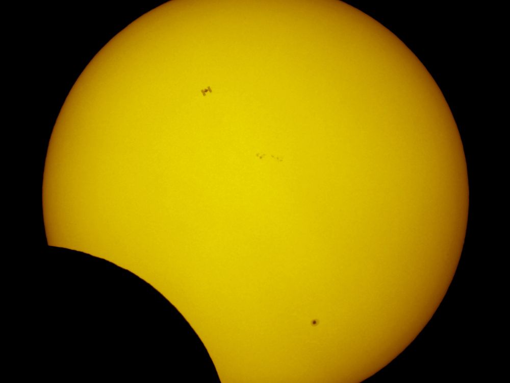 eclipse110104_solar_transit_33.jpg