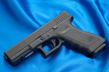 $800px-Glock17.jpg
