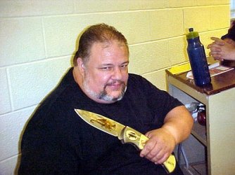 $MrCBigKnifesm.jpg