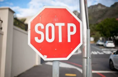 Article-Image-HilariousSigns-Just-Sotp-It.webp