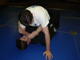 $mount-armbar-2.jpg
