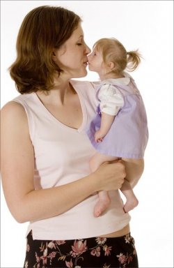 $kenadie-kissing-mother.jpg