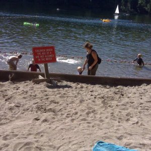 No children under four, eh? Guess this lady doesn't read too well.