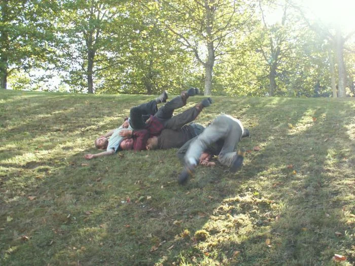 group fall/rolling/surfing. pic 3