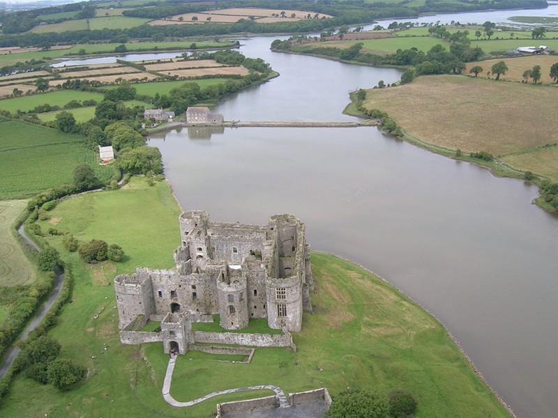 aeropic_20040721_carew_castle_2_w800.jpg