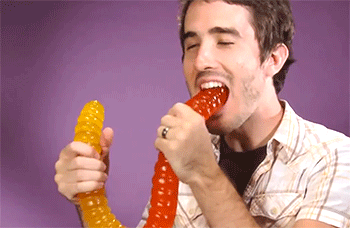 largest-gummy-worm.gif