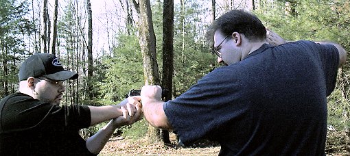 gundisarm04.jpg