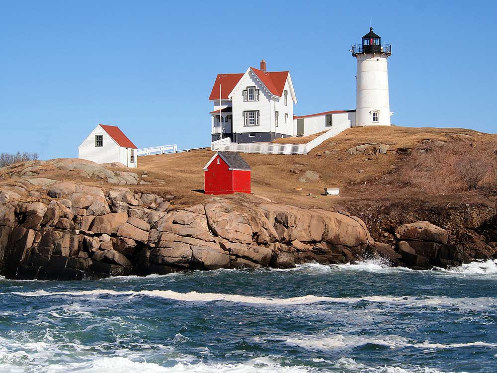 nubble-lighthouse-1.jpg