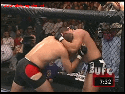 UFC+15+-+Randy+Couture+vs+Vitor+Belfort+I.gif